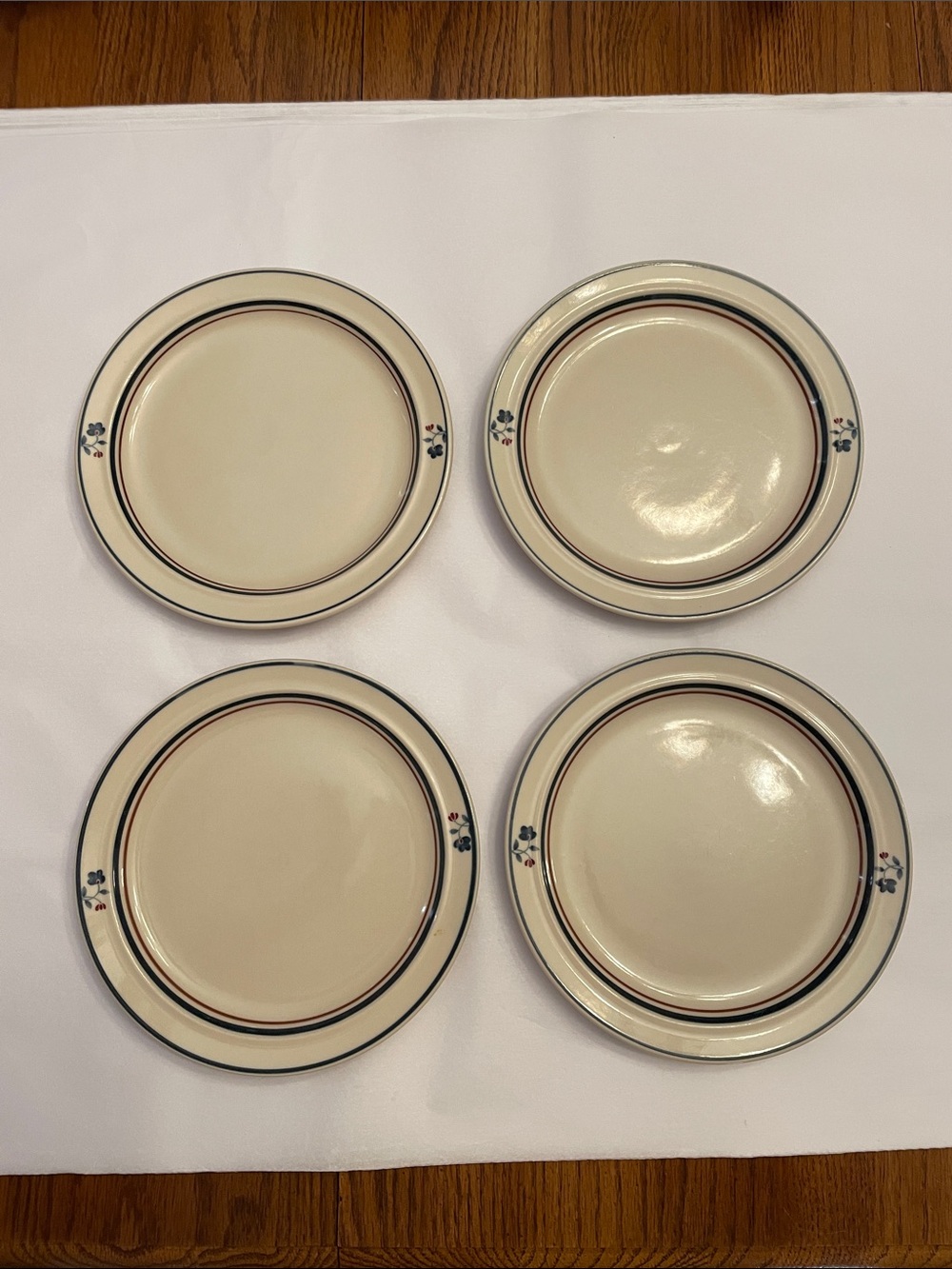 Epoch Symmetry Blue Chintz 163 Set of 4 Plates